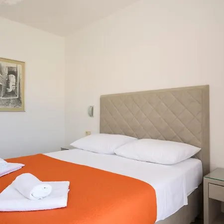 Apartamento Mastelic With Pool Next To The *