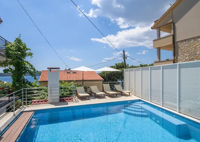 Apartment Mastelic With Pool Next To The