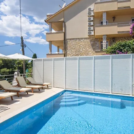 Mastelic With Pool Next To The * Traù
